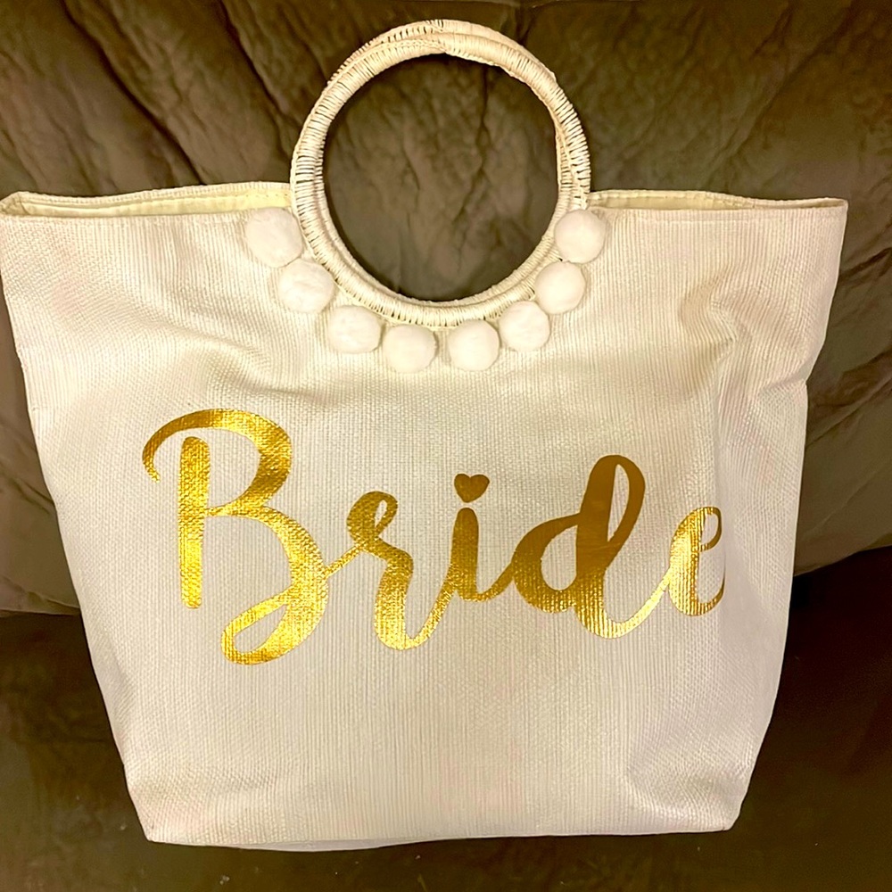 Bride bag ! Perfect for your bachelorette party, bridal shower, AND honeymoon!